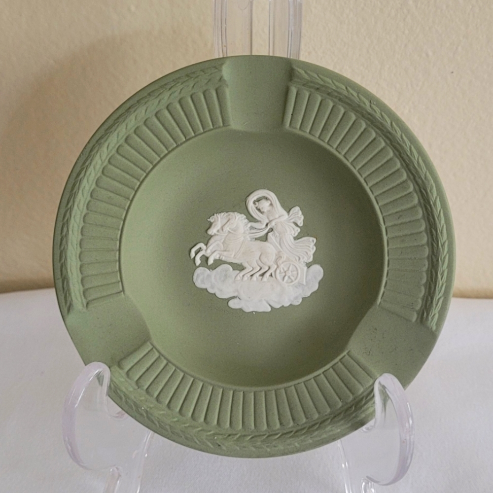 WEDGWOOD JASPERWARE CELADON GREEN FLUTED ASHTRAY